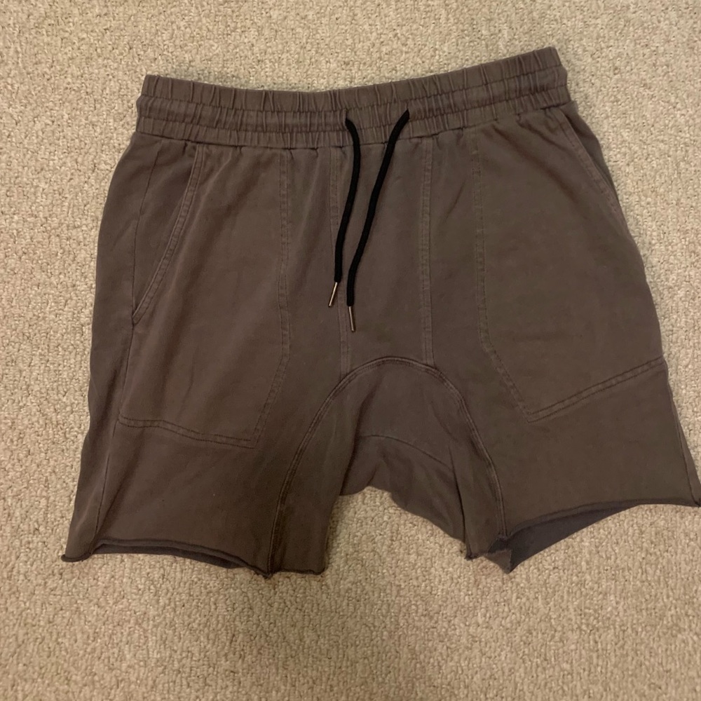 Jogger style men’s sweat shorts. Zanerobe.
